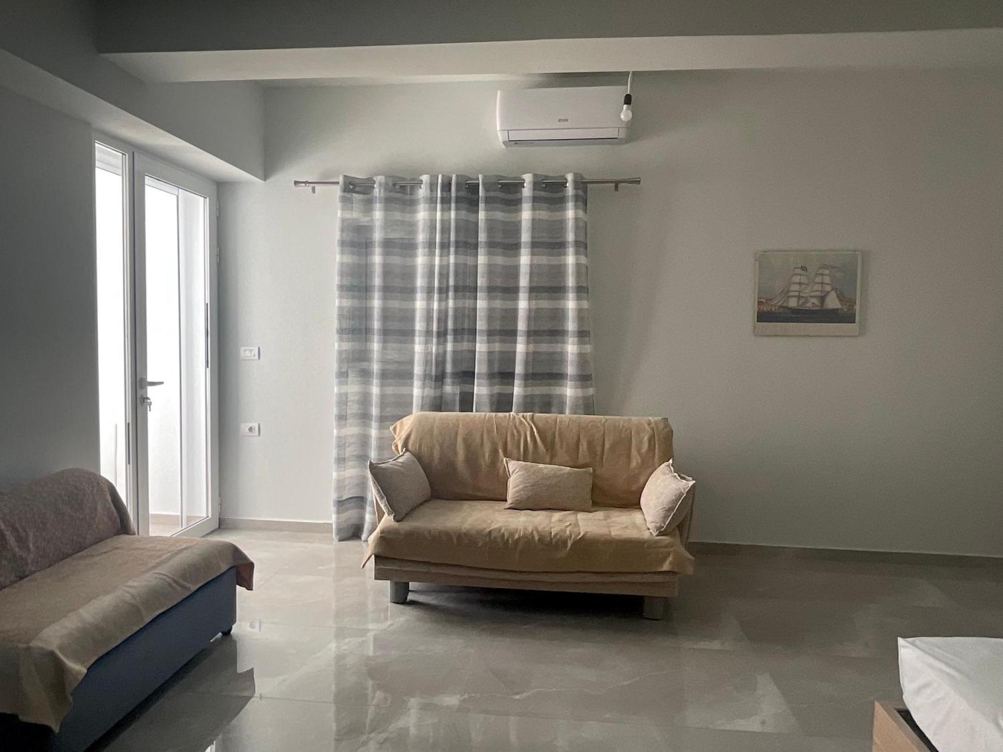 Mojito Beach Apartments With Free Parking Sarande Bilik gambar