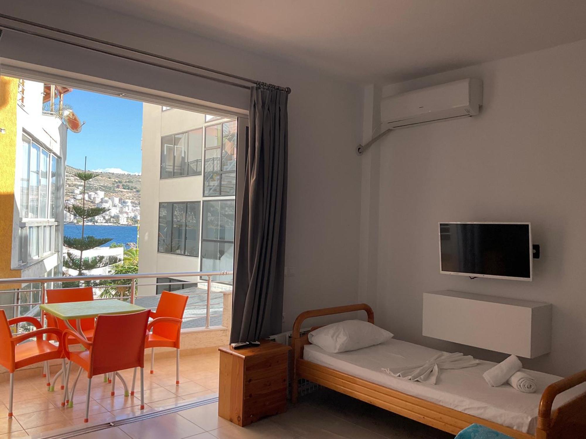 Mojito Beach Apartments With Free Parking Sarande Bilik gambar